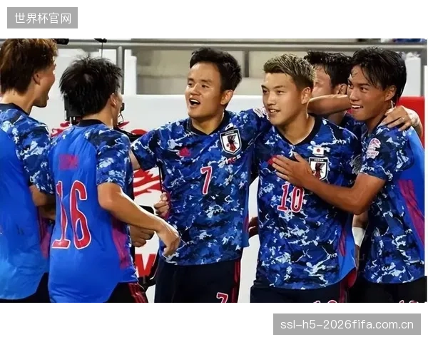 远藤航以丰富经验坐镇中场，成为日本队防守端稳定基石。